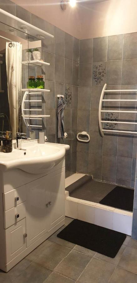 Location Saisonniere Apartment Coursan Luaran gambar