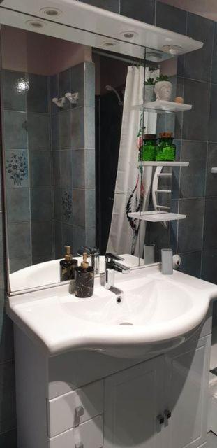 Location Saisonniere Apartment Coursan Luaran gambar