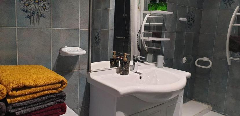 Location Saisonniere Apartment Coursan Luaran gambar